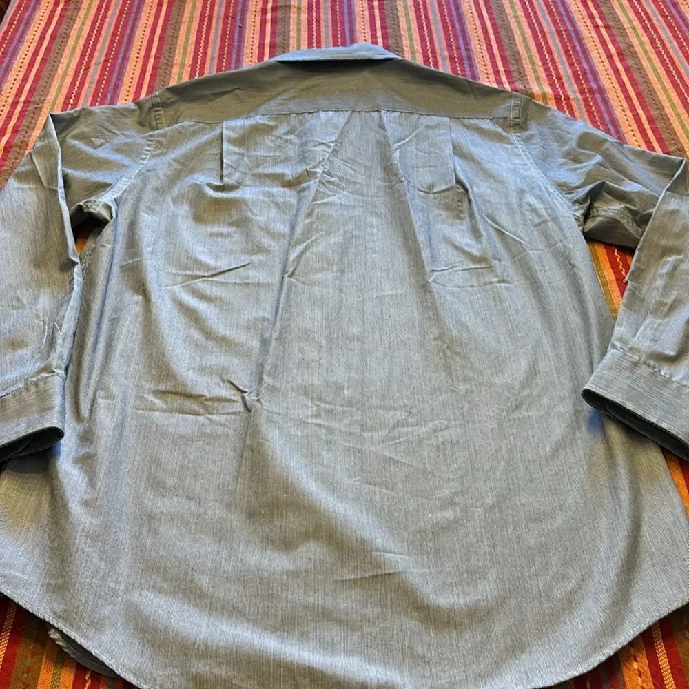 Croft & Barrow Easy Care classic fit shirt size 32/33, 15.5” neck
